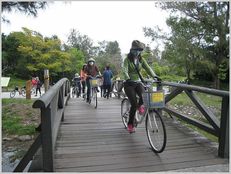 2014-03-25 15-18-43繼續逛森林公園.JPG